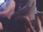 KTV包間一邊唱歌一邊瘋狂被操好刺激